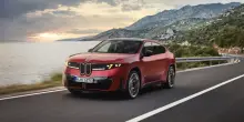 BMW iX4, l&rsquo;evoluzione elettrica del SUV coup&eacute; bavarese