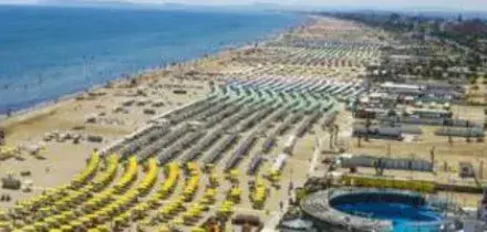 Rimini, lite a coltellate tra cuochi in albergo: 21enne denunciata per lesioni aggravate