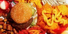 &ldquo;Una cascata di liquami ci ha travolto mentre mangiavamo, eravamo bagnati da capo a piedi. I bambini sono rimasti scioccati e in lacrime&rdquo;: la disavventura in un fast food a La Spezia