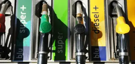 Carburanti, il prezzo del gasolio torna sopra i 2 euro: come prima del taglio delle accise