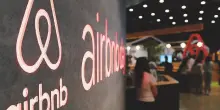 Airbnb e l&rsquo;emergenza overtourism, i nuovi dati: Roma primo mercato italiano con ricavi medi triplicati in sette anni. A Napoli +200% di pernottamenti