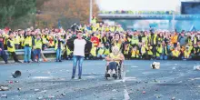 Caro carburante, in Francia monta la protesta: bloccati porti e siti petroliferi, lo spettro della Grande Rivolta per il 17 ottobre