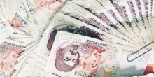 Trova due miliardi di lire nella cassetta di sicurezza dello zio defunto, ma non pu&ograve; convertirli in euro: la beffa dell&rsquo;eredit&agrave; da un milione