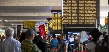 Guasto sulla linea alta velocit&agrave; Napoli-Roma, cancellazioni e ritardi fino a due ore. Ecco i treni coinvolti