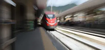 Uomo investito da un Frecciarossa nel Brindisino: sospesa la circolazione sulla linea Lecce-Milano