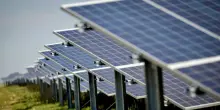 Rinnovabili, 1.234 progetti fermi al ministero: 414 giorni per inoltrare una nota, 864 per dire no. E scritto male