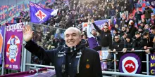Addio a Commisso, i tifosi viola in lutto: &ldquo;Buon viaggio, presidente&rdquo;. Un minuto di silenzio su tutti i campi, ipotesi rinvio di Fiorentina-Bologna
