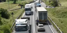 Caro carburanti, la protesta degli autotrasportatori in Sicilia: camion fermi per cinque giorni e stop allo scarico delle merci dalle navi
