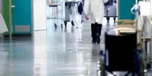 Caos sugli straordinari degli infermieri, trattenute anomale in busta paga. Il governo smentisce il fisco: chiesti indietro soldi senza motivo