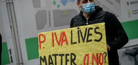 I redditi da miseria di partite Iva e collaboratori con redditi. Lo studio: “Vanno da 8.500 a 18mila euro all’anno”