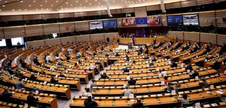 Weber: &ldquo;Il Parlamento Ue sospender&agrave; l&rsquo;intesa sui dazi con gli Usa. Chi gioca con la Groenlandia gioca la Nato&rdquo;