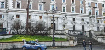 Accoglienza migranti, indagato il capo della Direzione centrale Immigrazione del Viminale: &ldquo;Turbativa d&rsquo;asta&rdquo;