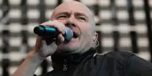 &ldquo;Sono quasi morto, mia figlia piangeva al mio capezzale. I miei reni erano compromessi per l&rsquo;alcol. Passo le giornate a guardare video sui serial killer&rdquo;: lo confessa Phil Collins