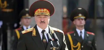 Lukashenko libera 123 prigionieri politici, tra cui il Nobel Bialiatski: gli Usa revocano sanzioni alla Bielorussia