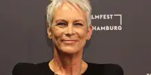 “Sono stata costretta a sottopormi a un intervento di chirurgia estetica a 25 anni a causa di un commento mentre giravo un film”: Jamie Lee Curtis racconta