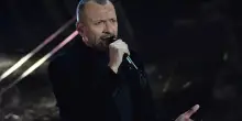 &ldquo;Non ho mai letto un libro. Ho una forma di dislessia che non aiuta. Ogni tanto leggo poesie e &lsquo;rubo&rsquo; dalla gente, gli anziani sono libri umani&rdquo;: Biagio Antonacci racconta la sua &ldquo;You&Me&rdquo;