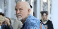 &ldquo;Buco lo schermo perch&eacute; ho la testa grossa, le persone che sfondano nel cinema sono tutte cos&igrave;&rdquo; : John Malkovich senza freni