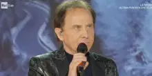 &ldquo;Ho detto una frase afrobergamasca, perdonatemi!&rdquo;: Roby Facchinetti durante il concerto con i Pooh dimentica il testo di &ldquo;Pierre&rdquo; dopo 50 anni