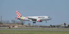 Volotea chiede un extra prima della partenza per il caro carburante: passeggeri costretti a pagare un&rsquo;integrazione fino a 9 euro per tratta per i biglietti gi&agrave; acquistati