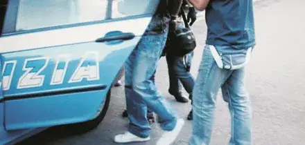 Uccide la nonna a martellate dopo una lite in casa: la polizia arresta un 30enne a Roma