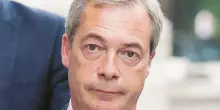 Farage sotto inchiesta in Uk: non ha dichiarato una donazione di 5 milioni da un cripto-miliardario. Rischia la sospensione dal Parlamento