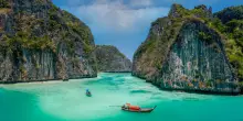 La Thailandia cambia le regole per i turisti e dimezza il tempo di soggiorno senza &ldquo;visto&rdquo;. Il ministro: &ldquo;Serve a prevenire attivit&agrave; criminali&rdquo;