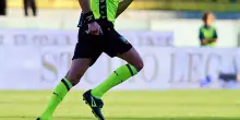 La squadra segna ma l&rsquo;arbitro &egrave; a terra dolorante: gol annullato e gara terminata in anticipo