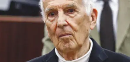 “Sconsiglio carne rossa e burro. Mangiare poco è il segreto della longevità”: così il professor Garattini. Magalli: “Allora io dovrei essere morto a 12 anni”