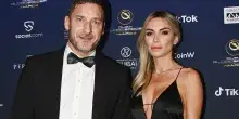 &ldquo;Il primo bacio con Noemi vicino a piazza del Popolo, in auto&hellip; Ho iniziato a essere assalito dai dubbi dell&rsquo;adolescente. La lingua ci va oppure no? E se qualcuno ci vede?&rdquo;: Francesco Totti racconta