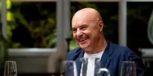 &ldquo;Con mia moglie Luisa Ranieri ci siamo dati una regola che mi fa venire ancora pi&ugrave; voglia di svegliarmi con lei e mettermi a cantare. Montalbano? Ho smesso perch&eacute; non c&rsquo;erano pi&ugrave; le condizioni&rdquo;: parla Luca Zingaretti