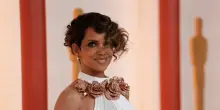 &ldquo;Maceo torna a casa arrabbiato e aggressivo, impiega 2-3 giorni per riadattarsi e poi tutto ricomincia da capo. Le accuse di violenza? Prive di fondamento&rdquo;: Halle Berry all&rsquo;attacco contro l&rsquo;ex marito Olivier
