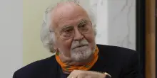 &ldquo;Armani scendeva da casa a Pantelleria con il Ciao, ma nessuno lo inseguiva. L&rsquo;isola &egrave; una clinica dell&rsquo;anima, per i dolori della mente e del cuore. Qui abbiamo potuto curare la depressione di mio figlio&rdquo;: parla Italo Cucci