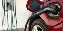 Boom di richieste per il bonus auto elettriche: sito rallentato. Ecco i requisiti e come richiederlo