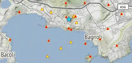 Terremoto ai Campi Flegrei, forte scossa di magnitudo 4.4 avvertita anche in molti quartieri di Napoli