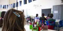 Schiaffi, strattoni e calci agli studenti: arrestato insegnante di un centro educativo islamico a Jesi