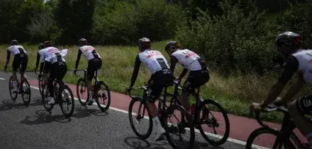 Verona, automobilista spara due colpi di pistola contro un gruppo di ciclisti che fa allenamento