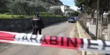 Donna uccisa a colpi di pietra a Paupisi (Benevento), i carabinieri cercano il marito. “Spariti anche i figli minorenni”