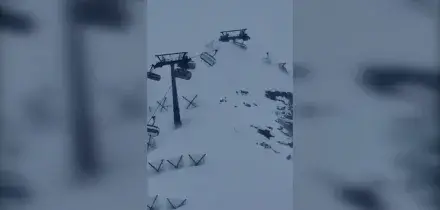 Gli si impiglia lo scarpone nella rete: 32enne cade dalla seggiovia e precipita per 10 metri, &egrave; in condizioni gravissime