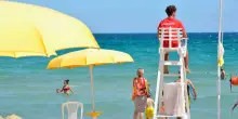 Santa Margherita Ligure, stop agli smartphone per i bagnini: chi viola le regole rischia il brevetto