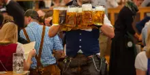 Arrestato all’Oktoberfest per molestie sessuali noto imprenditore del vino: 3500 euro per uscire dal carcere