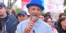 &ldquo;Ballatela sotto il sole, sul pattino, su una canoa. Divertitevi&rdquo;: la gioia di Fiorello per il suo &ldquo;E poi&hellip;non ti ho vista pi&ugrave;&rdquo; diventato virale su TikTok 23 anni dopo l&rsquo;uscita