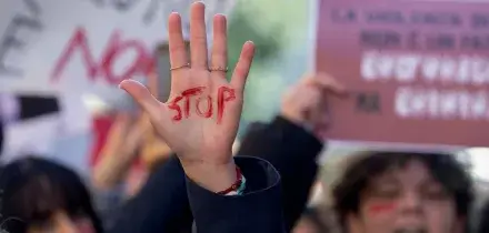 “Ritardo di reazione irrilevante se c’è violenza”, così la Cassazione annulla assoluzione controversa