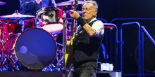 &ldquo;L&rsquo;America &egrave; nelle mani di un&rsquo;amministrazione corrotta. Stiamo abbandonando la Nato che ci ha mantenuti al sicuro per 80 anni&rdquo;: Bruce Springsteen e il suo tour politico