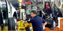 Stellantis ferma il &ldquo;cuore&rdquo; di Mirafiori per un mese: ferie allungate nel periodo di picco produttivo