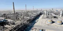 Prezzi di petrolio e gas in discesa in vista di un accordo per il cessate il fuoco tra Iran e Usa con riapertura di Hormuz