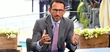 Il centrodestra litiga sulla scelta del nuovo presidente della Consob: slitta la nomina del sottosegretario leghista Federico Freni