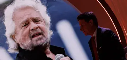 Grillo attacca Conte dai microfoni di Fedez: &ldquo;Il Movimento &egrave; in mano al reverendo Jones, l&rsquo;uomo che sussurrava ai cavilli&rdquo;