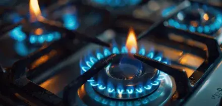 Vola il prezzo del gas per i clienti vulnerabili: a luglio +9,7%. Consumatori: &ldquo;Record dal 2022. Grande preoccupazione per l&rsquo;autunno&rdquo;