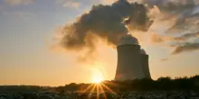 Il Governo Meloni tiene aperta la porta del nucleare per usi militari. Bocciato l&rsquo;emendamento che limitava l&rsquo;atomo solo a finalit&agrave; civili