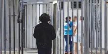 Migranti, Cpr sempre pi&ugrave; costosi e sempre meno efficaci: rimpatri dimezzati col governo Meloni. Che ne apre altri sei